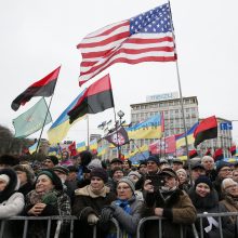 Ukrainoje tūkstančiai demonstrantų išėjo į gatves