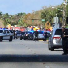 Floridoje buvęs moksleivis mokykloje nušovė mažiausiai 17 žmonių 
