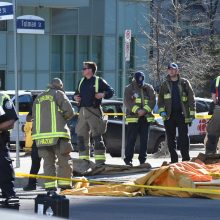 Toronte per išpuolį mikroautobusui įsirėžus į pėsčiuosius žuvo 10 žmonių
