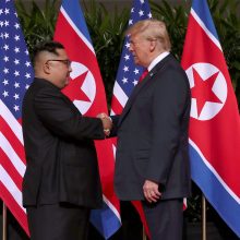 D. Trumpas ir Kim Jong Unas pasirašė svarbų dokumentą: paaiškėjo jo detalės