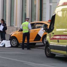 Maskvoje taksi automobilis rėžėsi į žmones, yra sužeistųjų <span style=color:red;>(atnaujinta)</span>