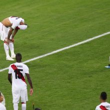 Danijos futbolininkai pasaulio čempionate įveikė Peru komandą