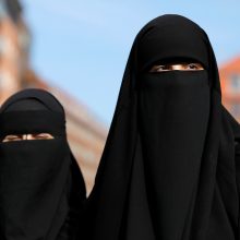 Danijoje uždrausta dėvėti veidą dengiančius drabužius
