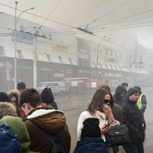 Pragaras Rusijos prekybos centre tęsiasi: žuvusiųjų daugiau nei pusšimtis