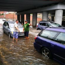 Klaipėdoje praūžė audra, patvino gatvės