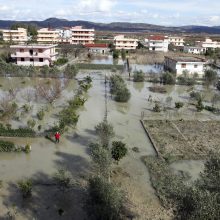 Liūties ir snygio talžomuose Balkanuose per potvynį žuvo moteris