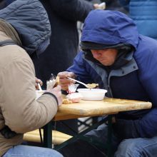 Šimtai klaipėdiečių šildėsi maltiečių sriuba