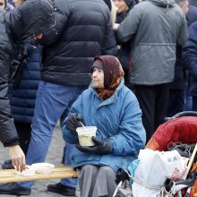 Šimtai klaipėdiečių šildėsi maltiečių sriuba