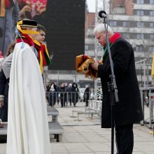 Miestas nusidažė trispalvėmis – klaipėdiečiai švenčia Lietuvos atkūrimo gimtadienį