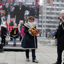 Miestas nusidažė trispalvėmis – klaipėdiečiai švenčia Lietuvos atkūrimo gimtadienį