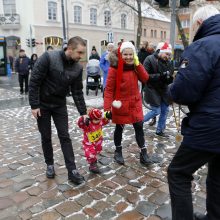 Kalėdiniame bėgime – seneliai, eglutės ir besmegeniai