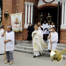 Atlaidai Palangoje virto kunigo palydomis