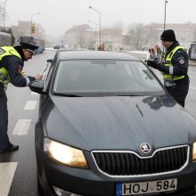 Kelių policijos patruliai pradžiugino moteris