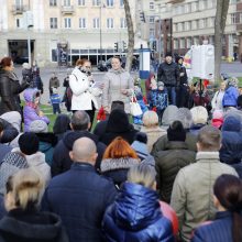 Tėvai kilo į kovą su įstatymais