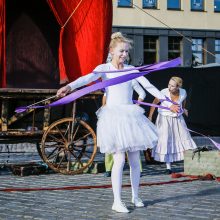 Teatro aikštę okupavo menininkai iš užsienio 