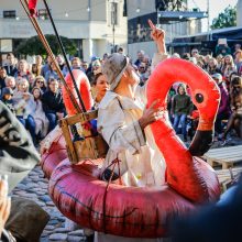 Teatro aikštę okupavo menininkai iš užsienio 