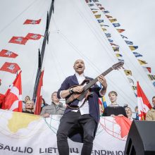 Patriotiškai nusiteikę klaipėdiečiai traukė Lietuvos himną