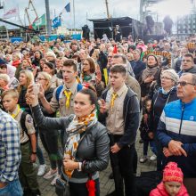 Patriotiškai nusiteikę klaipėdiečiai traukė Lietuvos himną