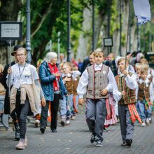 Palanga pražydo ir suskambo tarptautiniu folkloro festivaliu