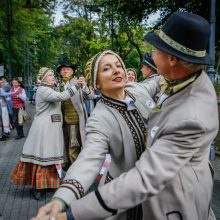 Palanga pražydo ir suskambo tarptautiniu folkloro festivaliu