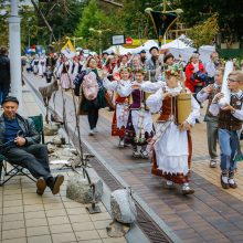 Palanga pražydo ir suskambo tarptautiniu folkloro festivaliu