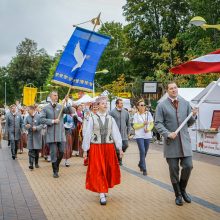 Palanga pražydo ir suskambo tarptautiniu folkloro festivaliu