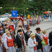 Palanga pražydo ir suskambo tarptautiniu folkloro festivaliu