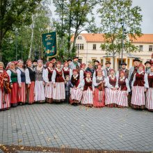 Palanga pražydo ir suskambo tarptautiniu folkloro festivaliu