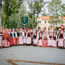 Palanga pražydo ir suskambo tarptautiniu folkloro festivaliu