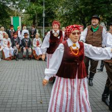 Palanga pražydo ir suskambo tarptautiniu folkloro festivaliu