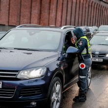 Jaunas vairuotojas bandė sprukti nuo policijos naktinės Klaipėdos gatvėmis