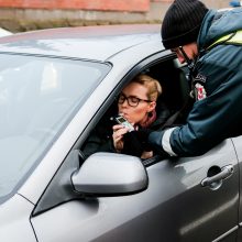 Jaunas vairuotojas bandė sprukti nuo policijos naktinės Klaipėdos gatvėmis