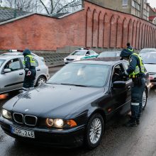 Jaunas vairuotojas bandė sprukti nuo policijos naktinės Klaipėdos gatvėmis