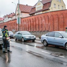 Jaunas vairuotojas bandė sprukti nuo policijos naktinės Klaipėdos gatvėmis