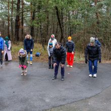 Sveikuoliai metus pradėjo audringoje jūroje