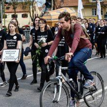 Klaipėdoje – aukštojo mokslo laidotuvių procesija