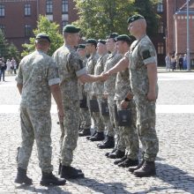 Dragūnų batalionui – 30 metų: iškilmėse aidėjo ne tik senovinės patrankos šūviai