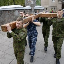 Nešdami kryžių kariai nužygiuos iš Klaipėdos į Kryžių kalną
