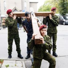 Nešdami kryžių kariai nužygiuos iš Klaipėdos į Kryžių kalną