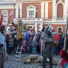 Teatro aikštėje klaipėdiečiai sudegino žiemos simbolį