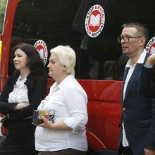 Atidarytos bibliotekėlės autobusų stotelėse