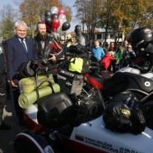 Į Bengaliją motociklininkai išvyko su duona ir lašiniais