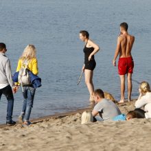 Rudeniškuose paplūdimiuose – vasariškos pramogos