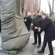 Palanga pasipuošė nauju paminklu ir Signatarų alėja