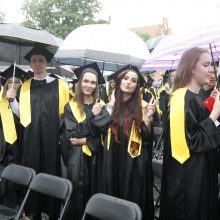 Klaipėdos universiteto absolventams įteikti diplomai