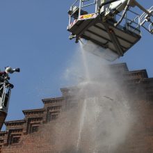 Užsiliepsnojo buvęs Klaipėdos policijos pastatas