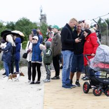 Šimtai klaipėdiečių prie uosto vartų pasitiko jūrų milžiną