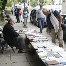 Senamiestyje ir vėl šurmuliavo blusų turgus