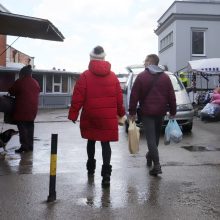 Koronavirusas Kaune: eilės maisto prekių parduotuvėse ir nusivylę jaunieji