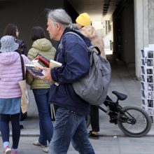 Skaityti kviečia netradiciškai: per vaizdus, garsus, kvapus ir išnykstančią sieną